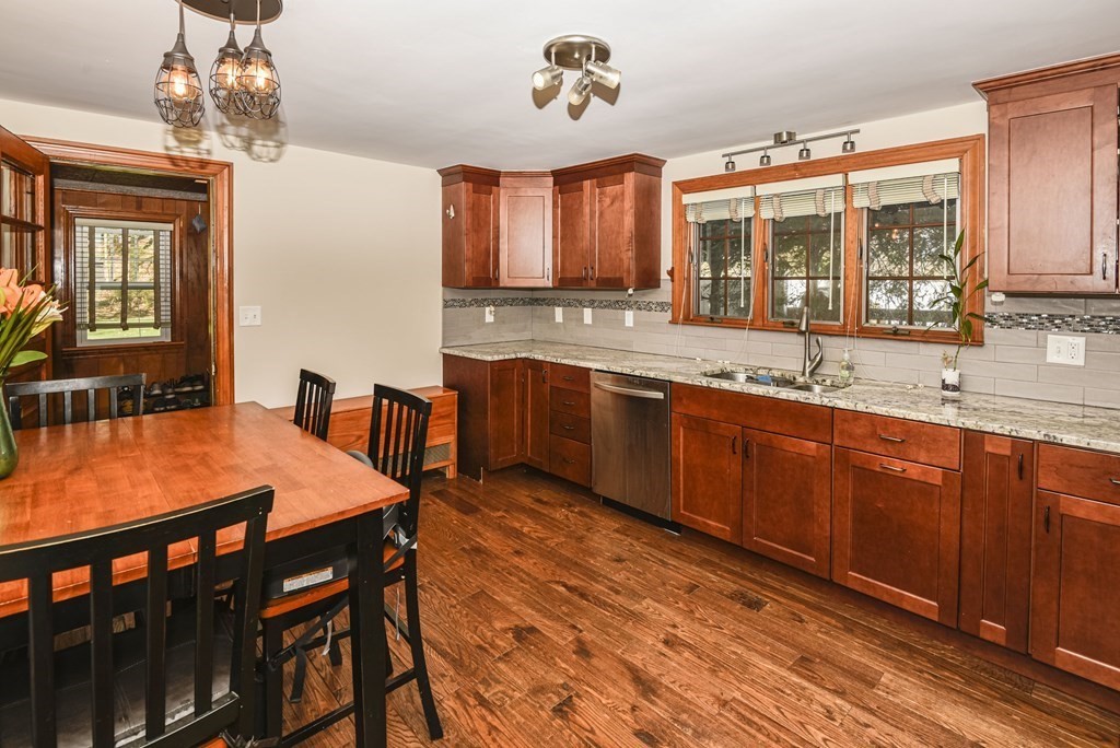 151 Fairbanks Road Dedham, MA 02026 - Photo 8 of 29 Gallery Image 8