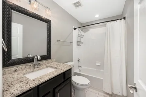 $439,900 | 5564 Cloverdale Road, Hanover Park, IL 60133