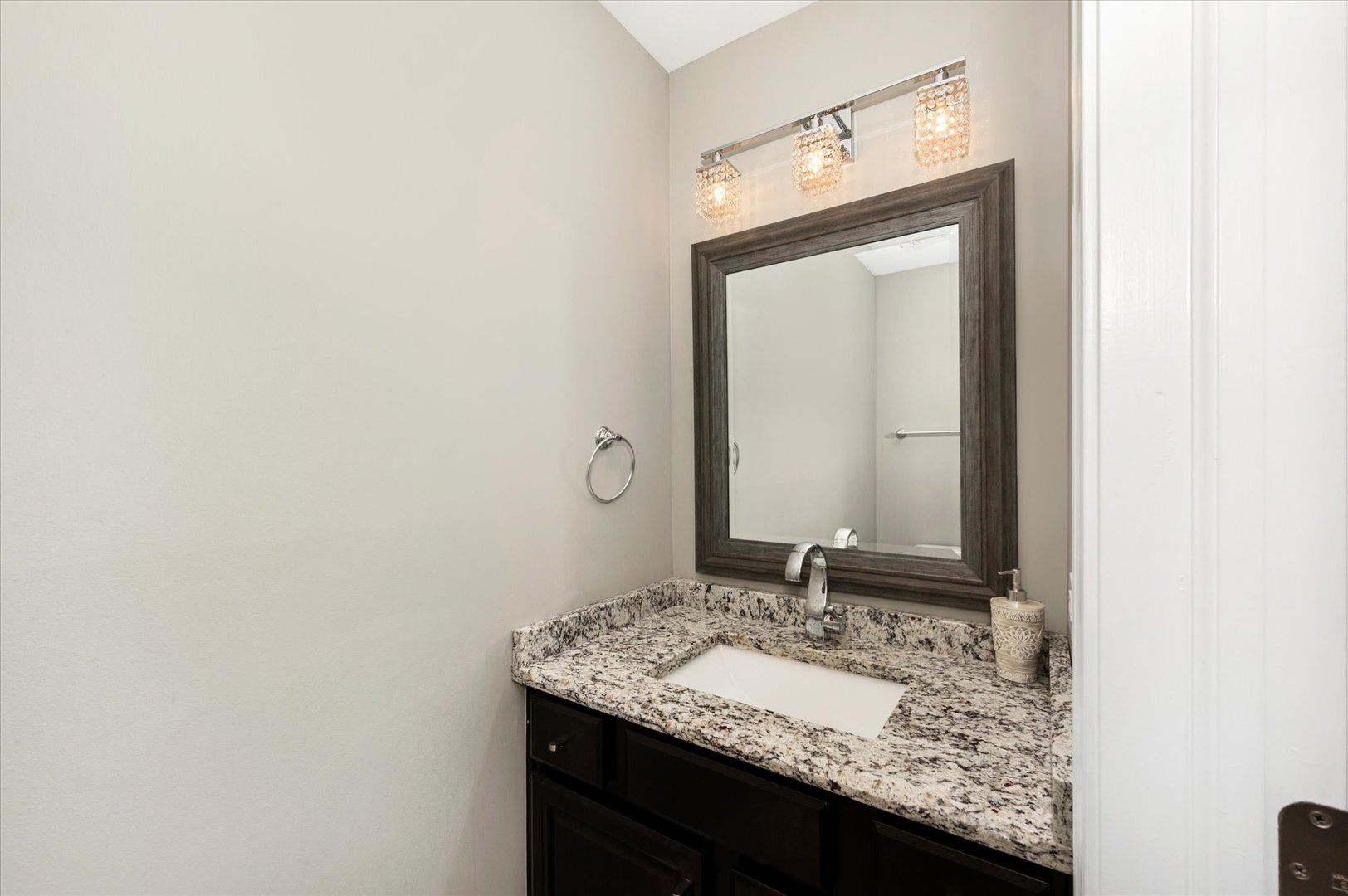 5564 Cloverdale Road Hanover Park, IL 60133 - Photo 32 of 42