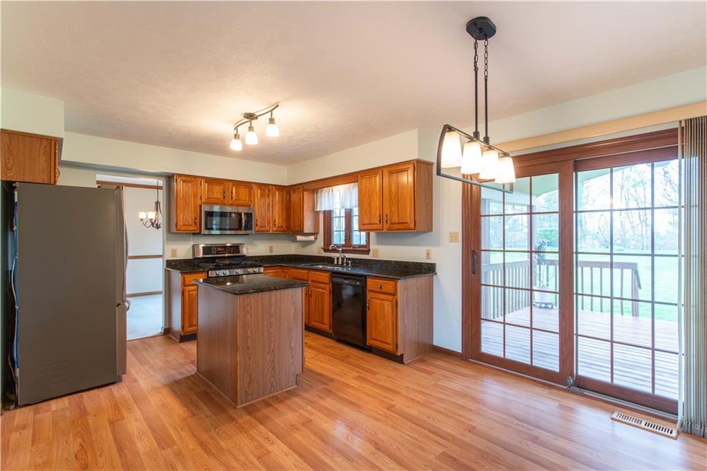 128 Moffett Run Road Aliquippa, PA 15001 - Photo 6 of 48