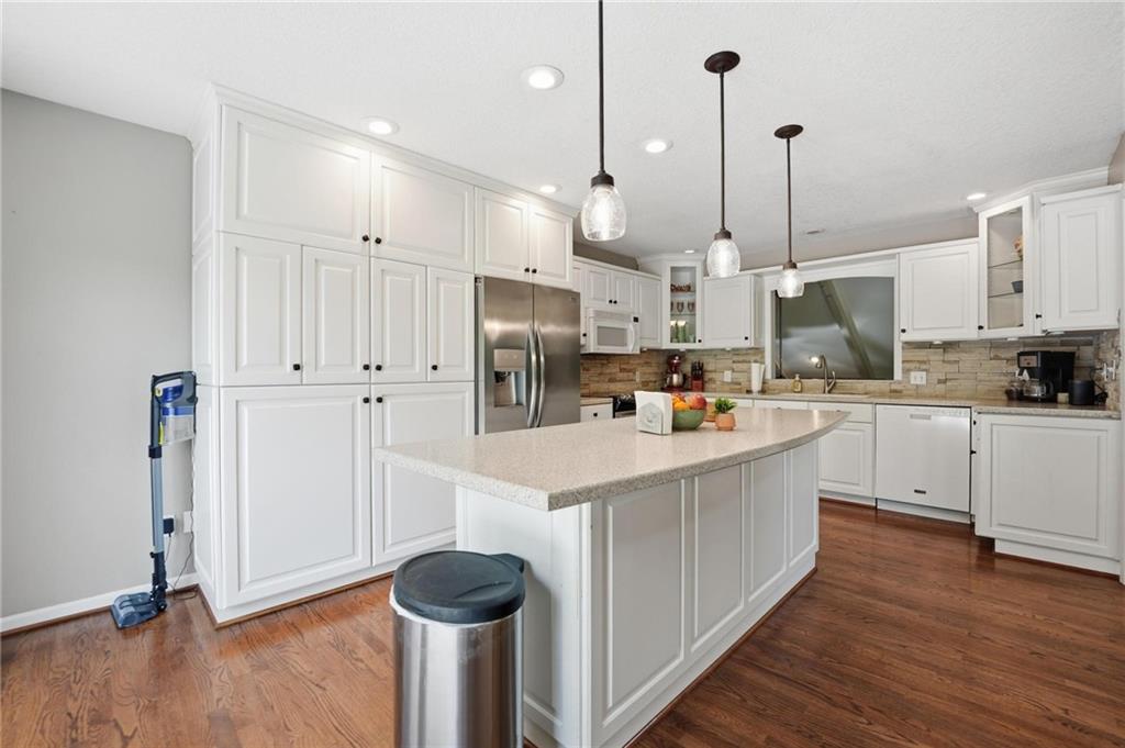 5722 Noland Road Shawnee, KS 66216 - Photo 16 of 49