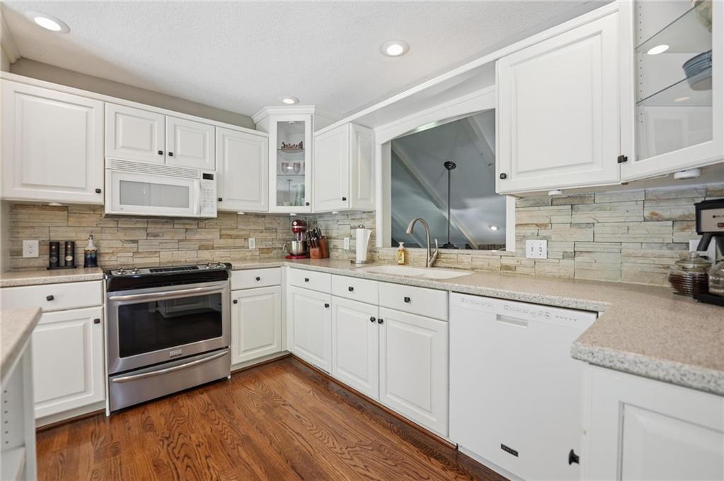 5722 Noland Road Shawnee, KS 66216 - Photo 19 of 49