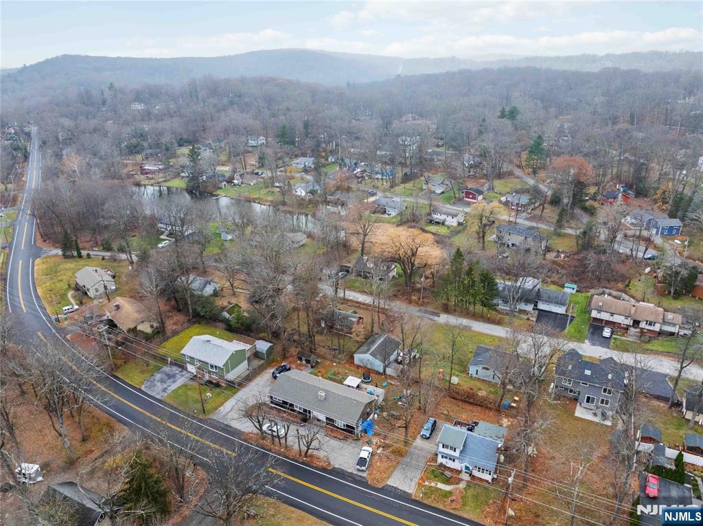 175 Highland Lakes Road Vernon, NJ 07422 - Photo 49 of 50 an aerial view of multiple house
