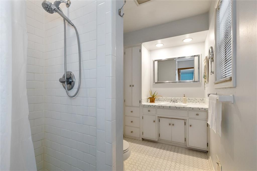 625 Alwyne Road Carmel, IN 46032 - Photo 17 of 25 Gallery Image 17