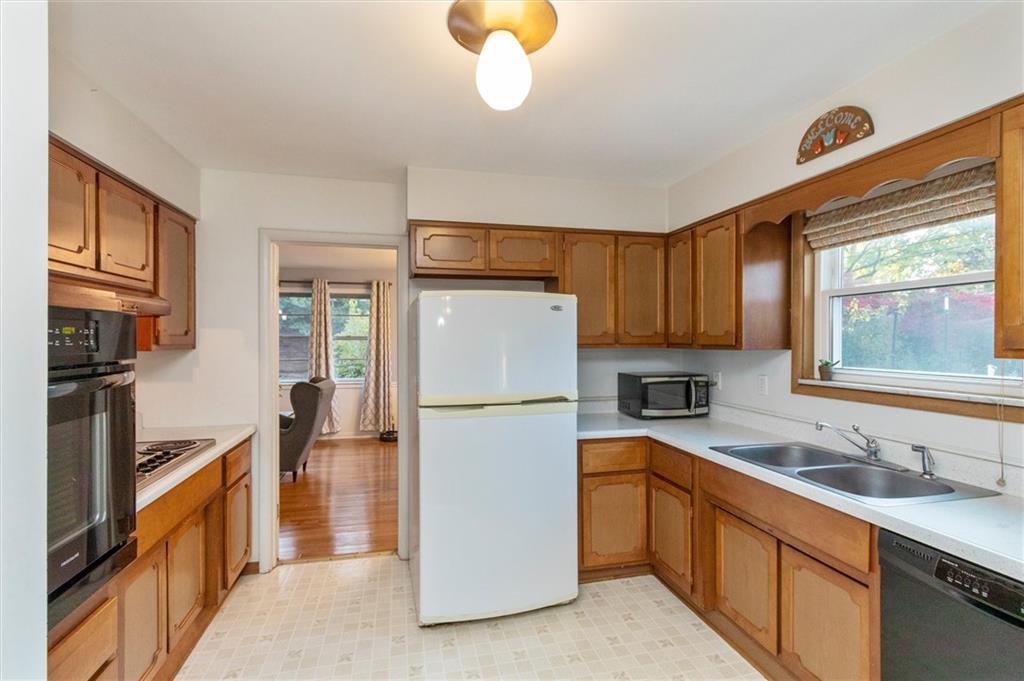625 Alwyne Road Carmel, IN 46032 - Photo 9 of 25 Gallery Image 9