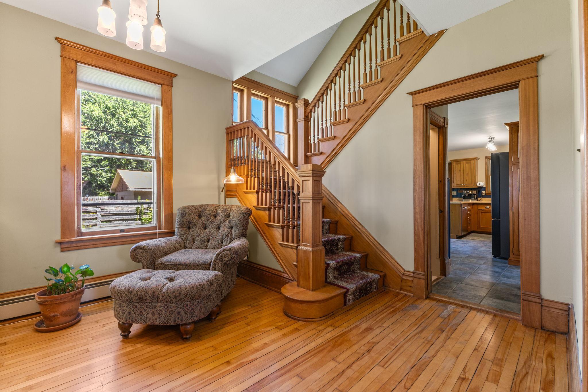 228 Summit Avenue Center City, MN 55012 - Photo 11 of 71