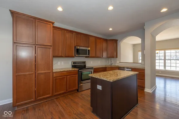 $325,000 | 1354 Pawtucket Drive, Westfield, IN 46074