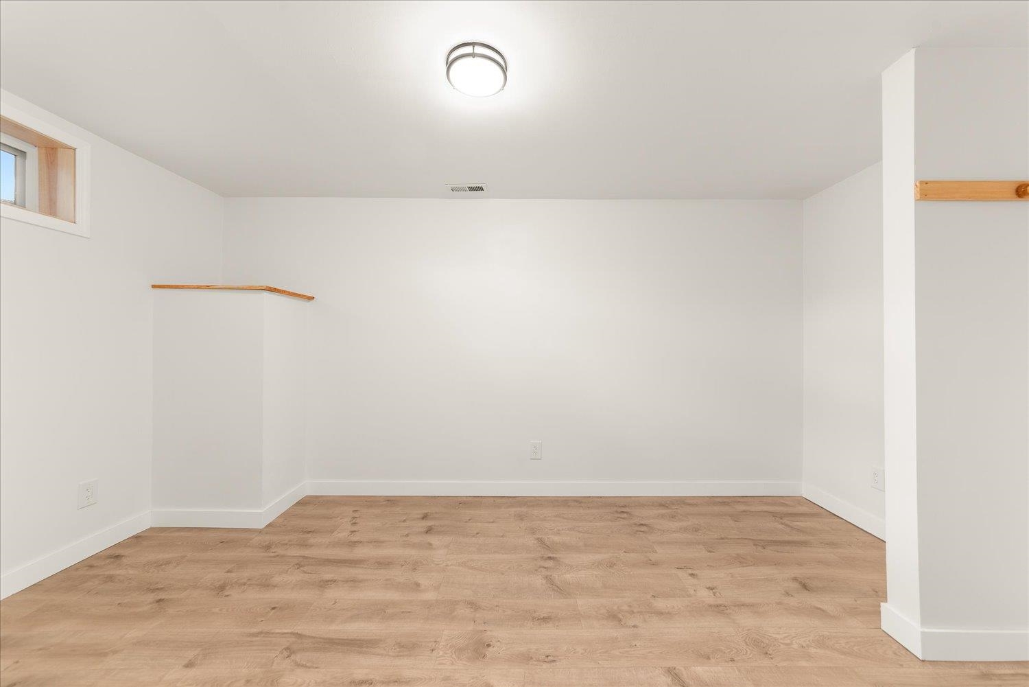 611 East Bismark Avenue Spokane, WA 99208 - Photo 20 of 35