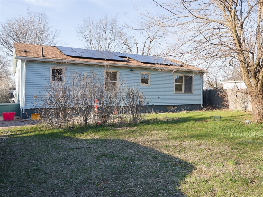 109 Pendleton Avenue Springfield, MA 01109 - Photo 3 of 16