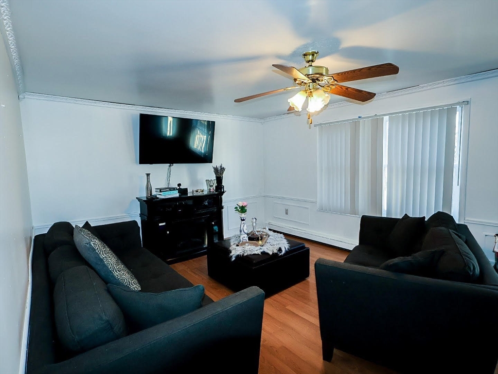 109 Pendleton Avenue Springfield, MA 01109 - Photo 8 of 16