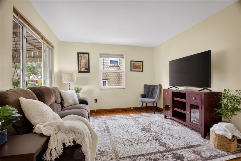 3552 Middleboro Road Pittsburgh, PA 15234 - Photo 6 of 31 Gallery Image 6