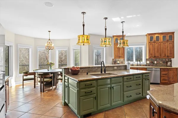 $1,140,000 | 1610 Briarwood Lane, Mahomet, IL 61853