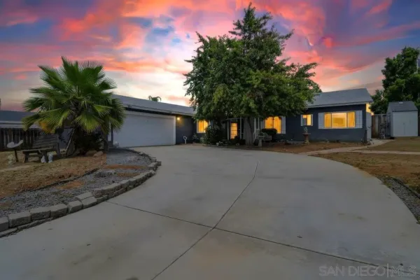 $899,000 | 121 South Stephanie Lane, El Cajon, CA 92019
