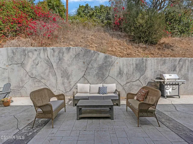 a view of a outdoor space with a sitting space