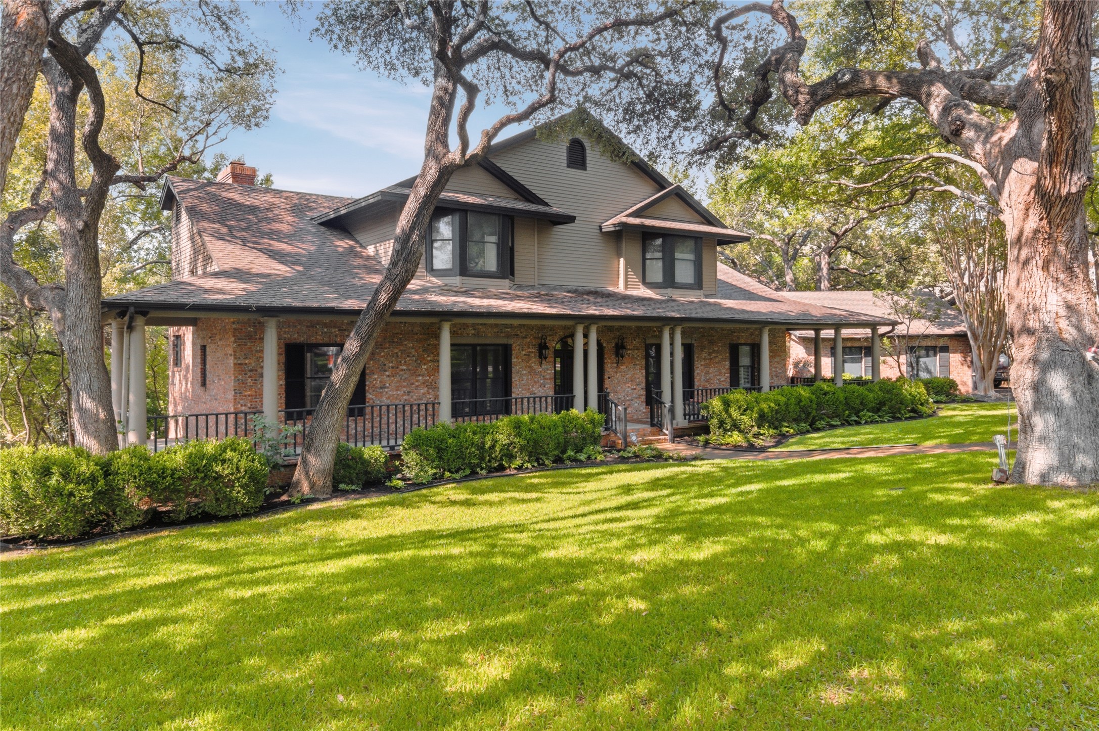 4209 Dunning Lane Austin, TX 78746 - Photo 2 of 40