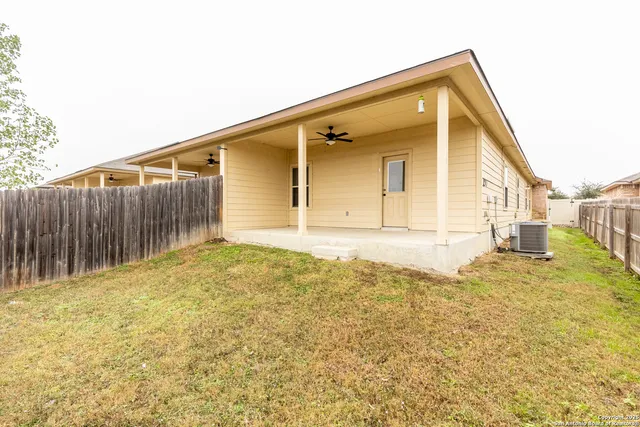 $1,550 | 218 Ragsdale Way, New Braunfels, TX 78130