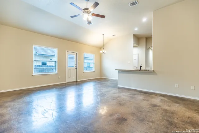 $1,550 | 218 Ragsdale Way, New Braunfels, TX 78130