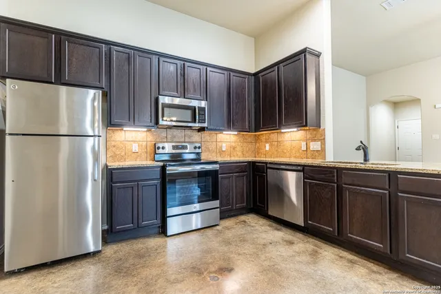 $1,550 | 218 Ragsdale Way, New Braunfels, TX 78130