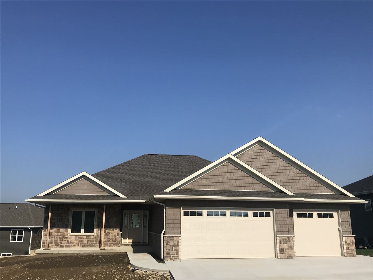 2254 Antler Ridge Drive Dubuque, IA 52002 - Photo 1 of 22 Gallery Image 1