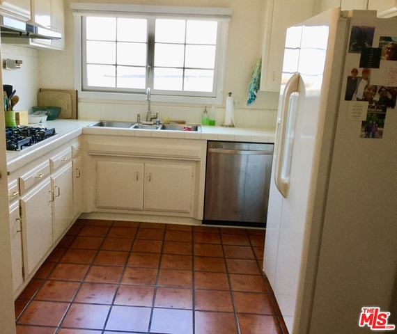 3736 Seahorn Drive Malibu, CA 90265 - Photo 7 of 12