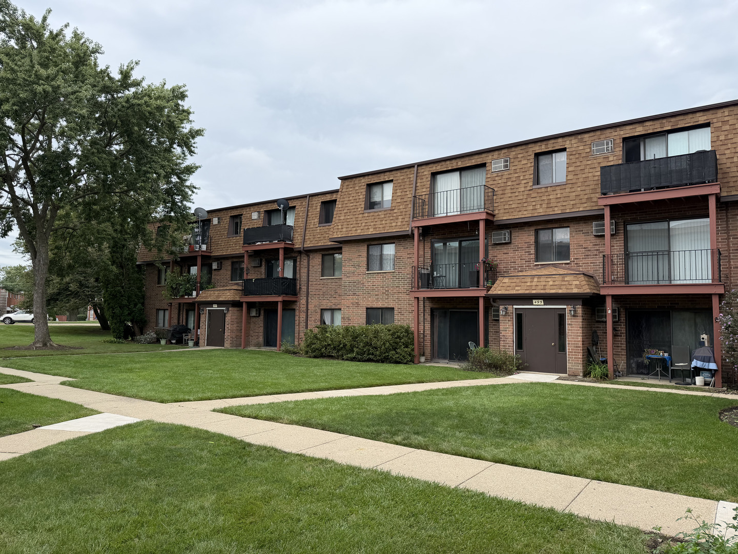 495 McHenry Road, Unit 1B Wheeling, IL 60090 - Photo 1 of 10 Gallery Image 1