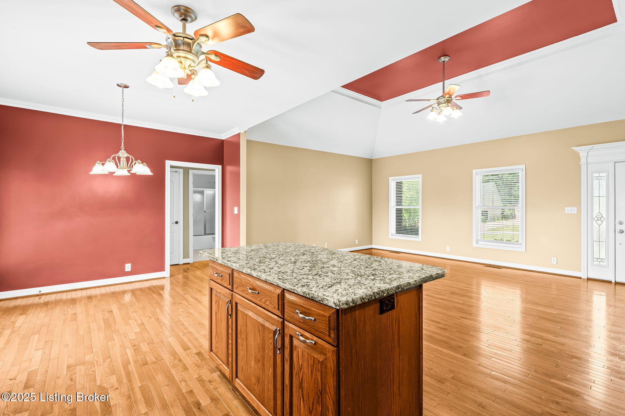 153 Spring Farm Trail Shepherdsville, KY 40165 - Photo 10 of 43 KITCHEN