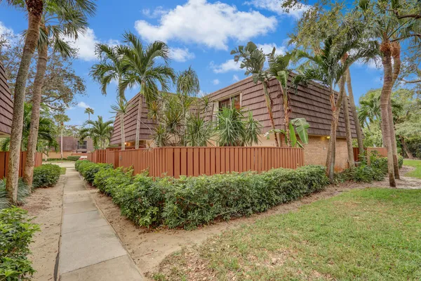 $3,500 | 1138 11th Court, Jupiter, FL 33477