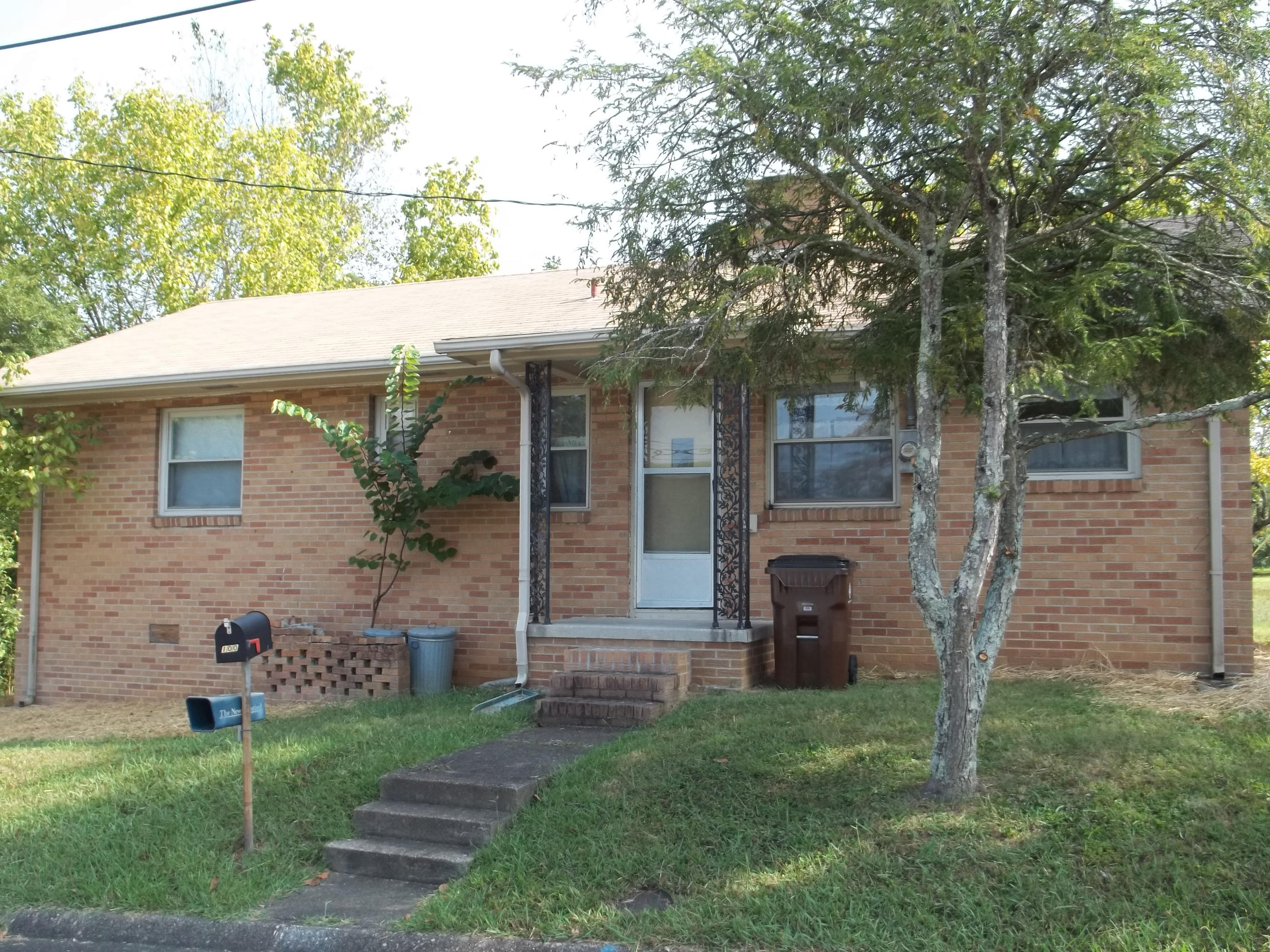 100 Thelma Road Oak Ridge, TN 37830 - Photo 1 of 11 100_4554