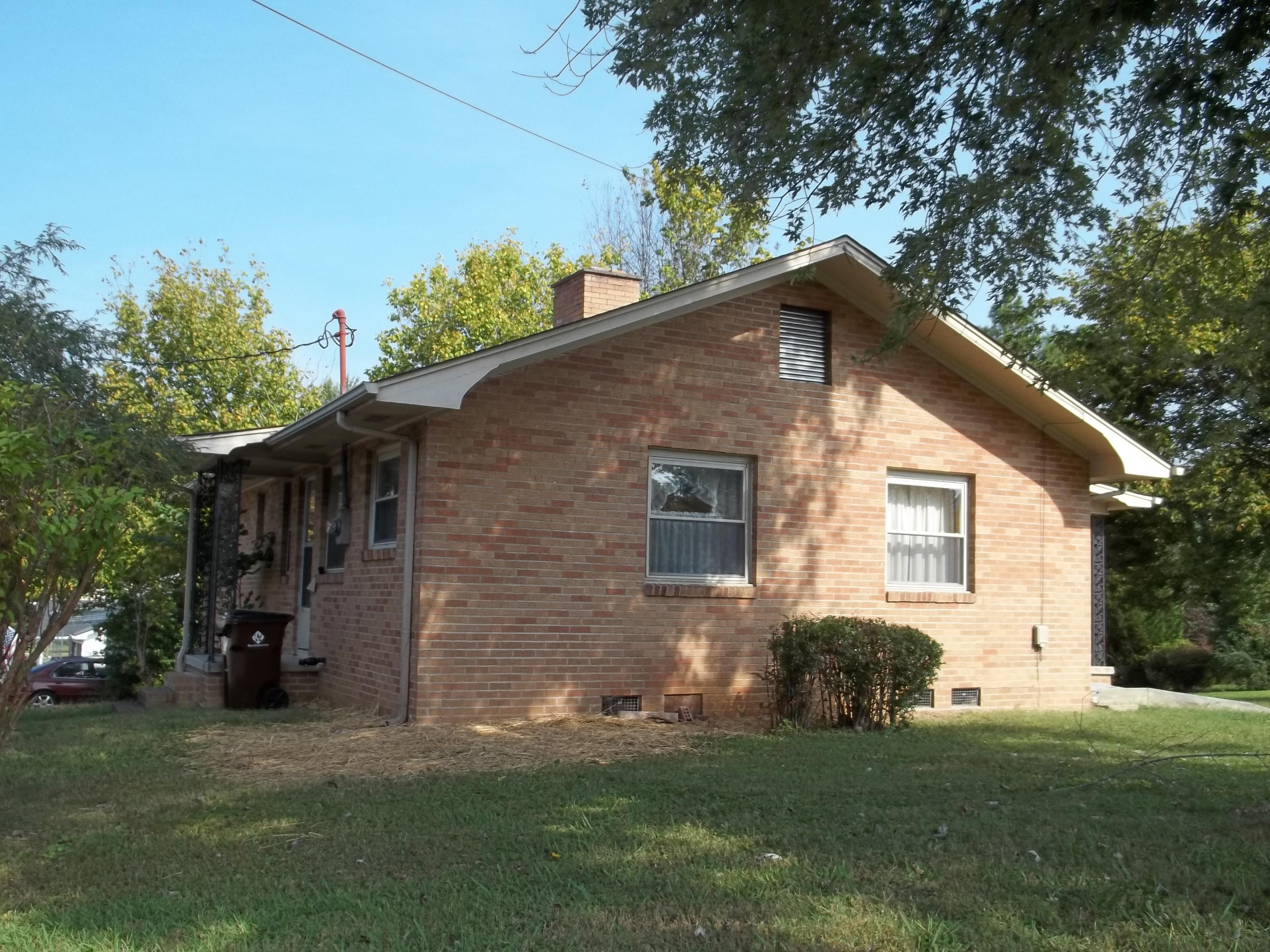 100 Thelma Road Oak Ridge, TN 37830 - Photo 2 of 11 100_4555