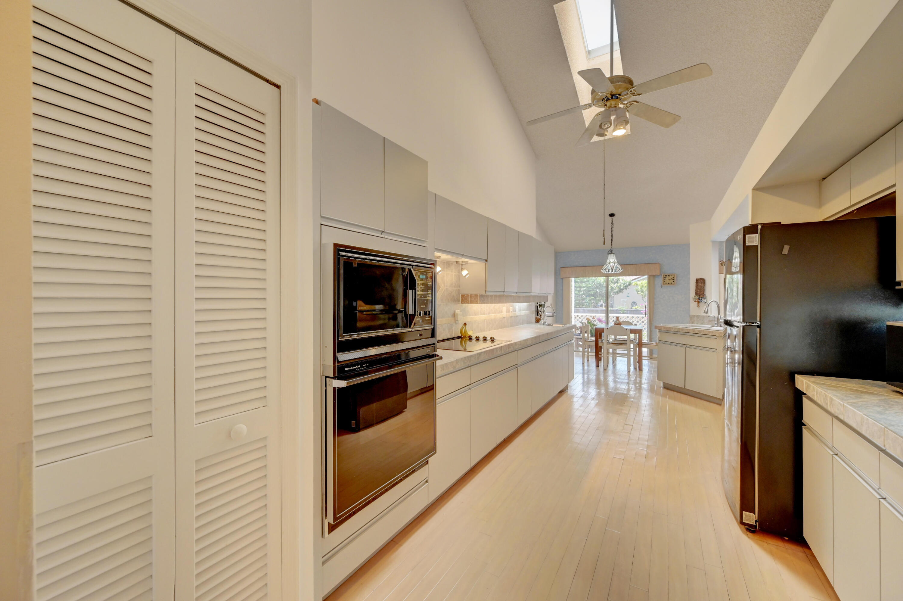 6915 Northwest 3rd Avenue Boca Raton, FL 33487 - Photo 14 of 48 Pantry / Double Oven
