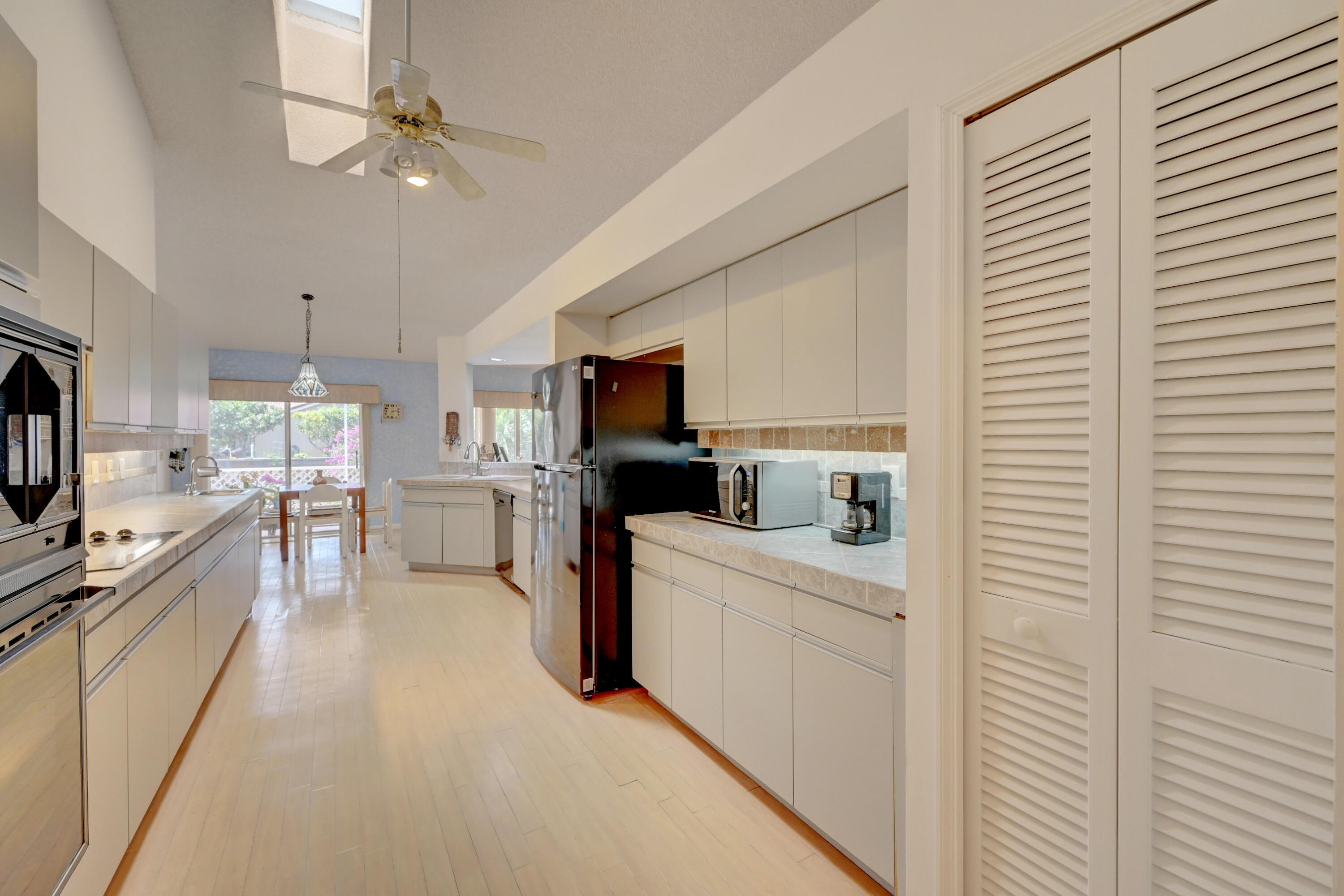 6915 Northwest 3rd Avenue Boca Raton, FL 33487 - Photo 16 of 48 Kitchen
