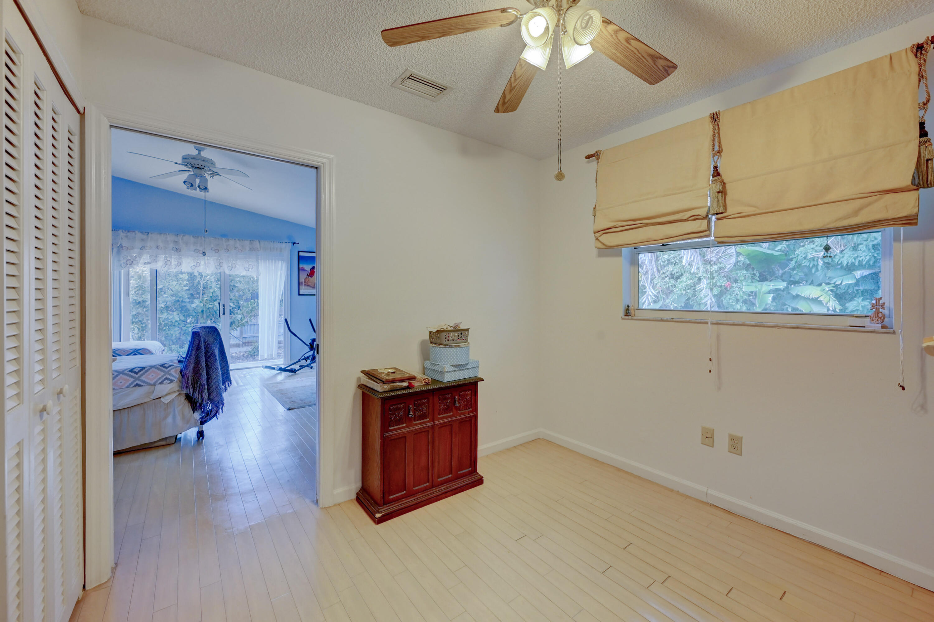 6915 Northwest 3rd Avenue Boca Raton, FL 33487 - Photo 17 of 48 Office/Nursery