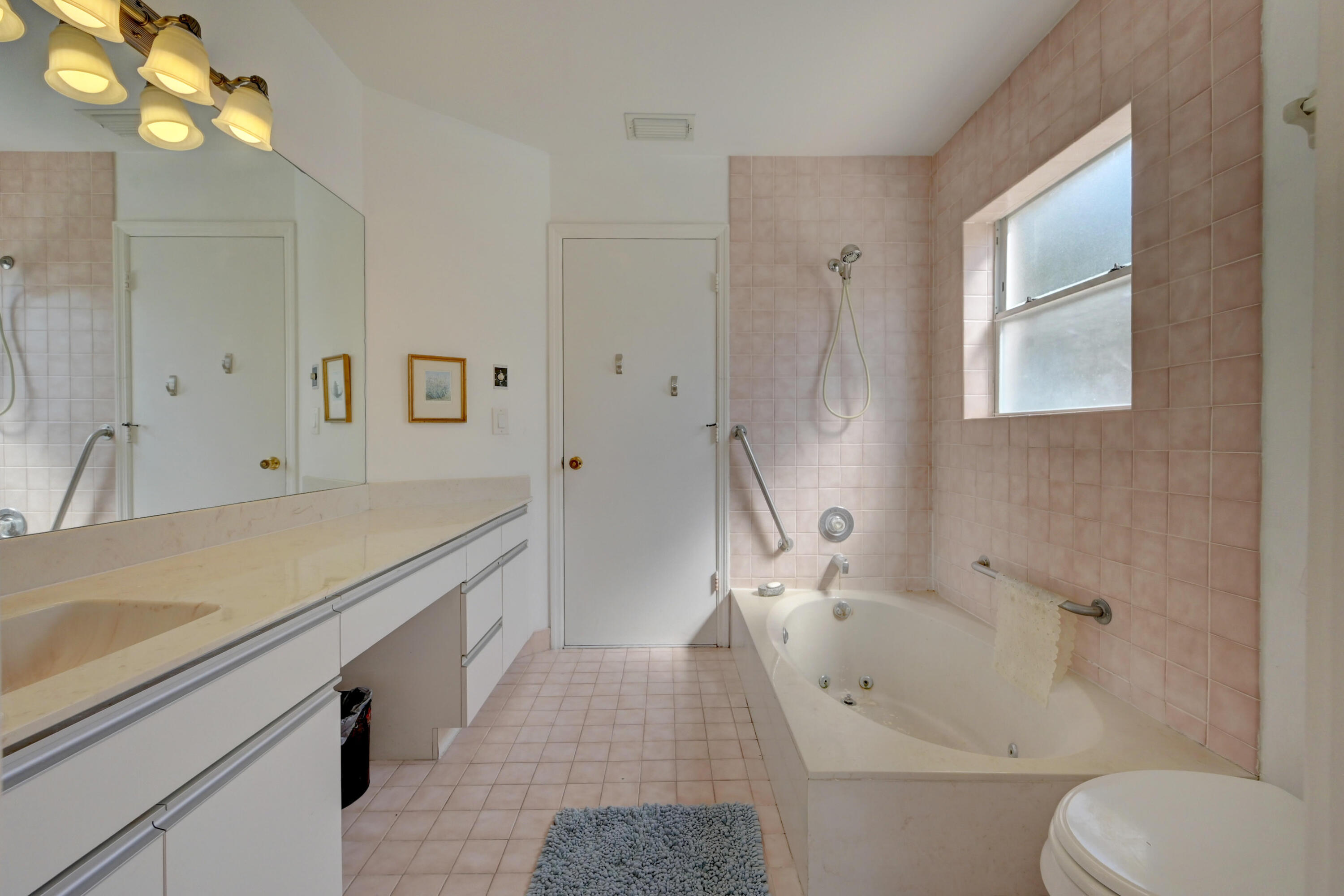 6915 Northwest 3rd Avenue Boca Raton, FL 33487 - Photo 30 of 48 3rd Bathroom