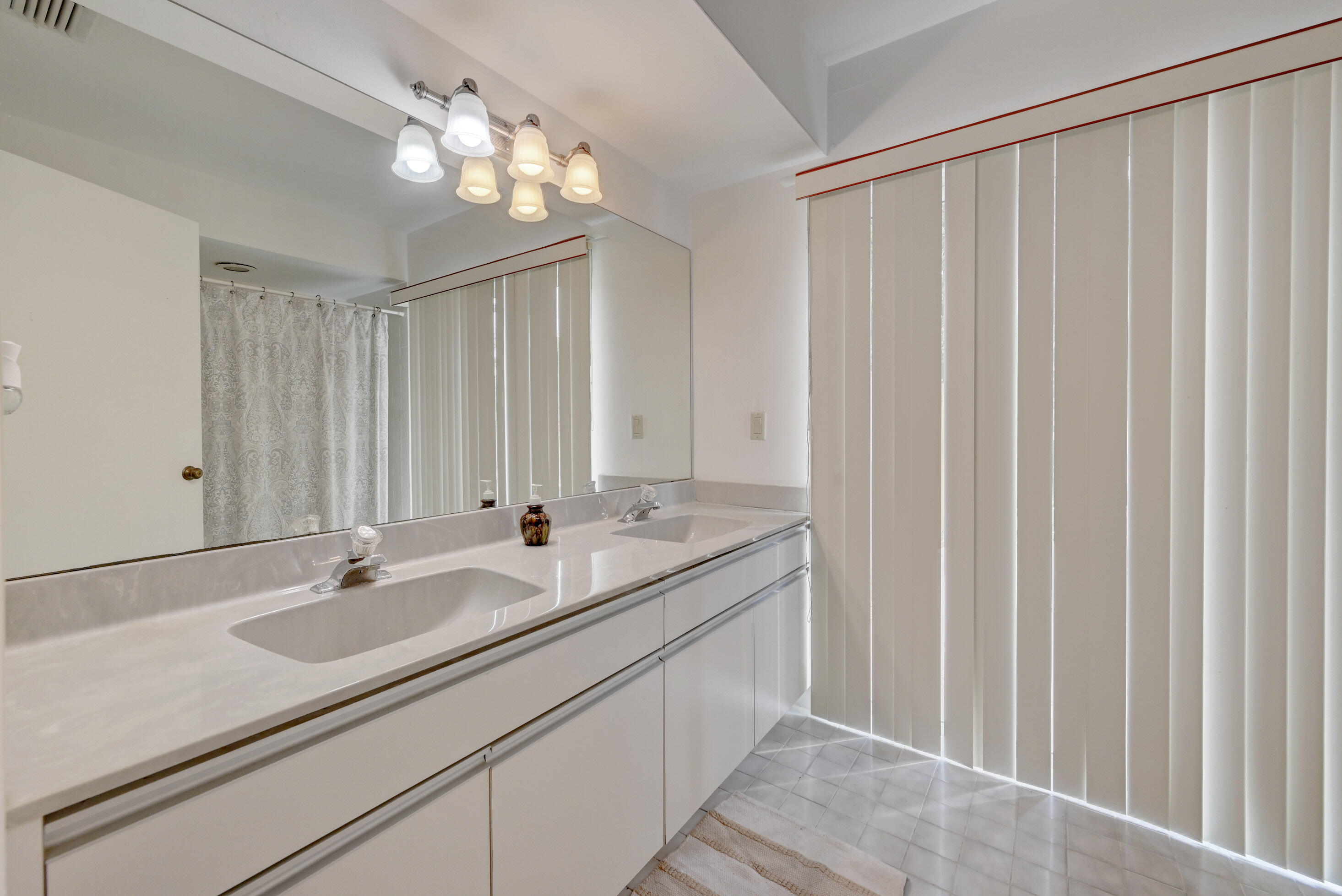 6915 Northwest 3rd Avenue Boca Raton, FL 33487 - Photo 33 of 48 Hall Bath