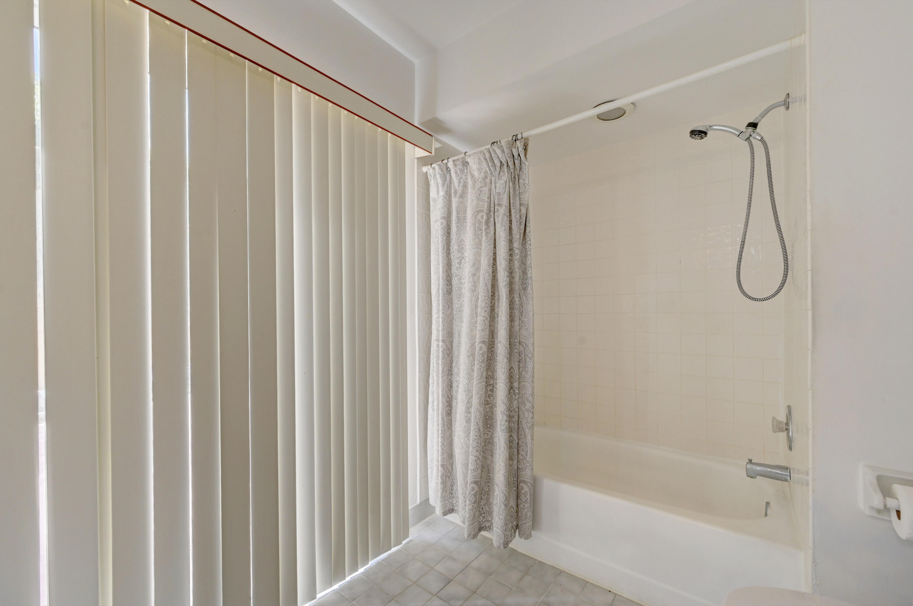 6915 Northwest 3rd Avenue Boca Raton, FL 33487 - Photo 34 of 48 Hall Bath