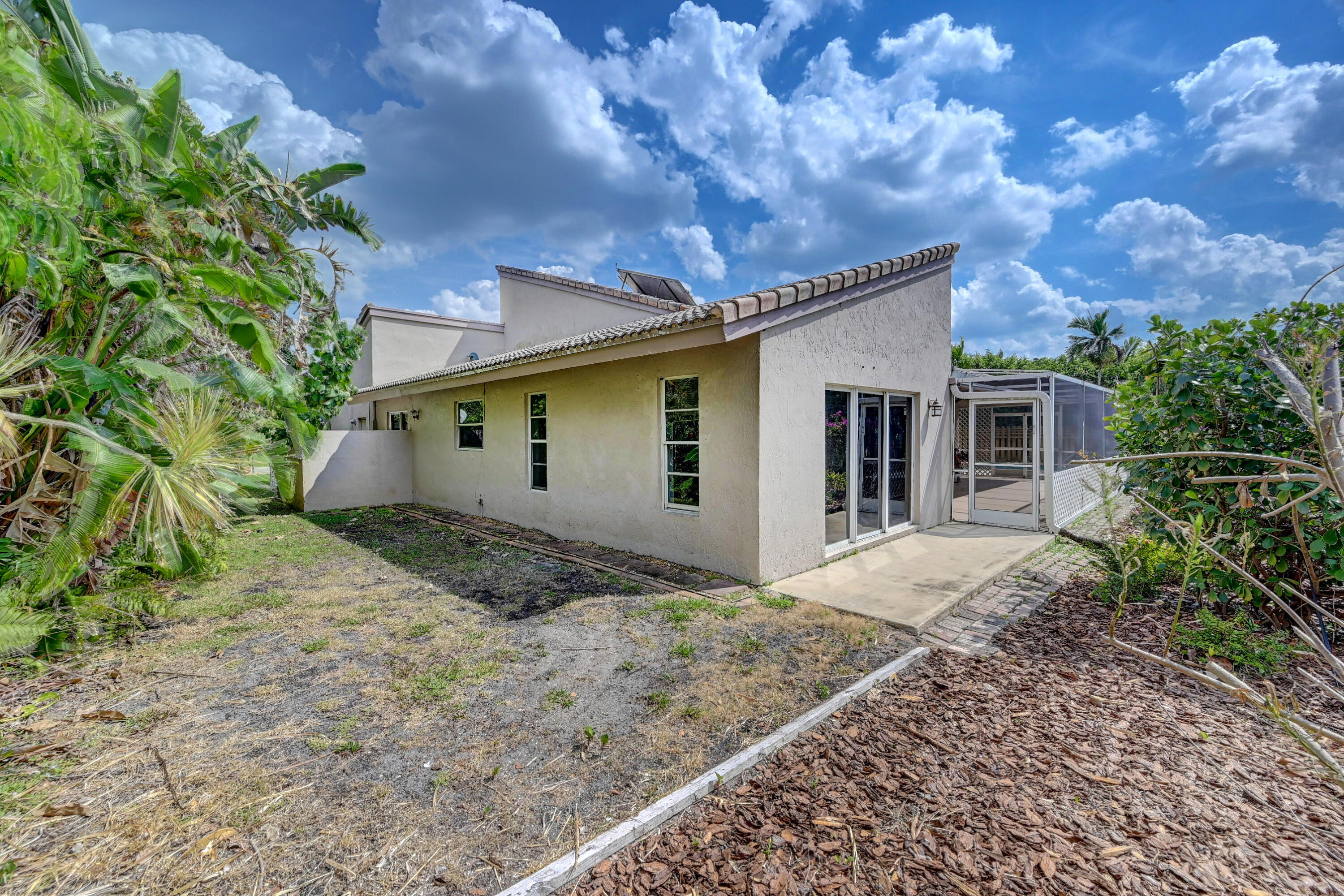 6915 Northwest 3rd Avenue Boca Raton, FL 33487 - Photo 41 of 48 Side/Backyad