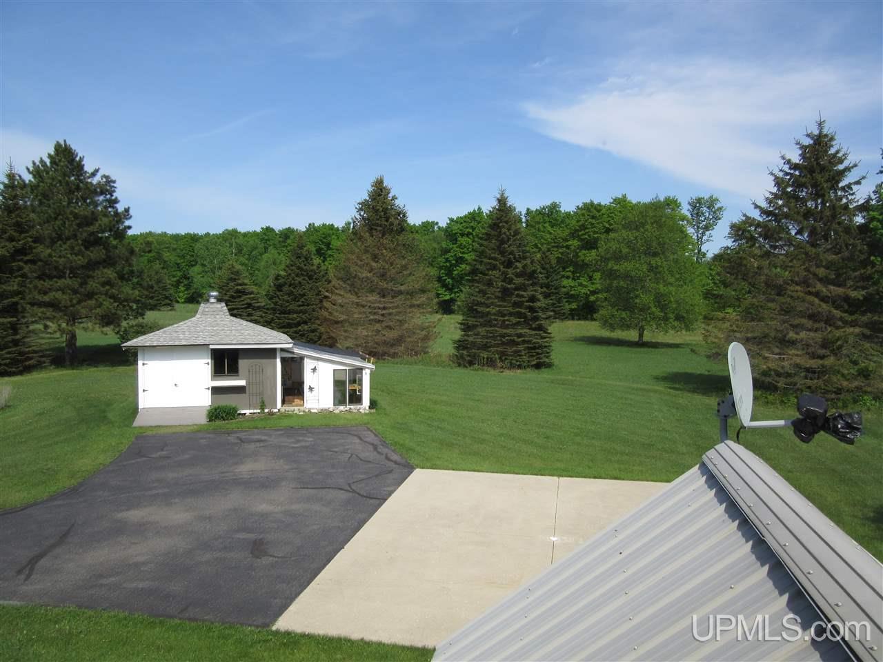 2906 River Road Gulliver, MI 49840 - Photo 9 of 37 Gallery Image 9