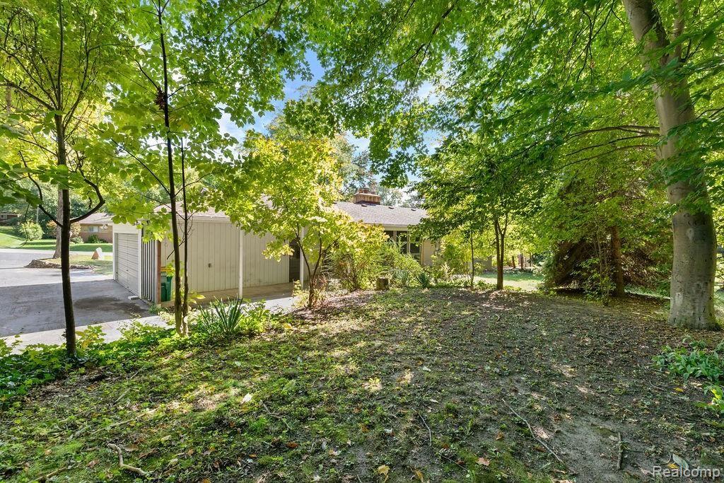 28403 Peppermill Road Farmington Hills, MI 48331 - Photo 15 of 26