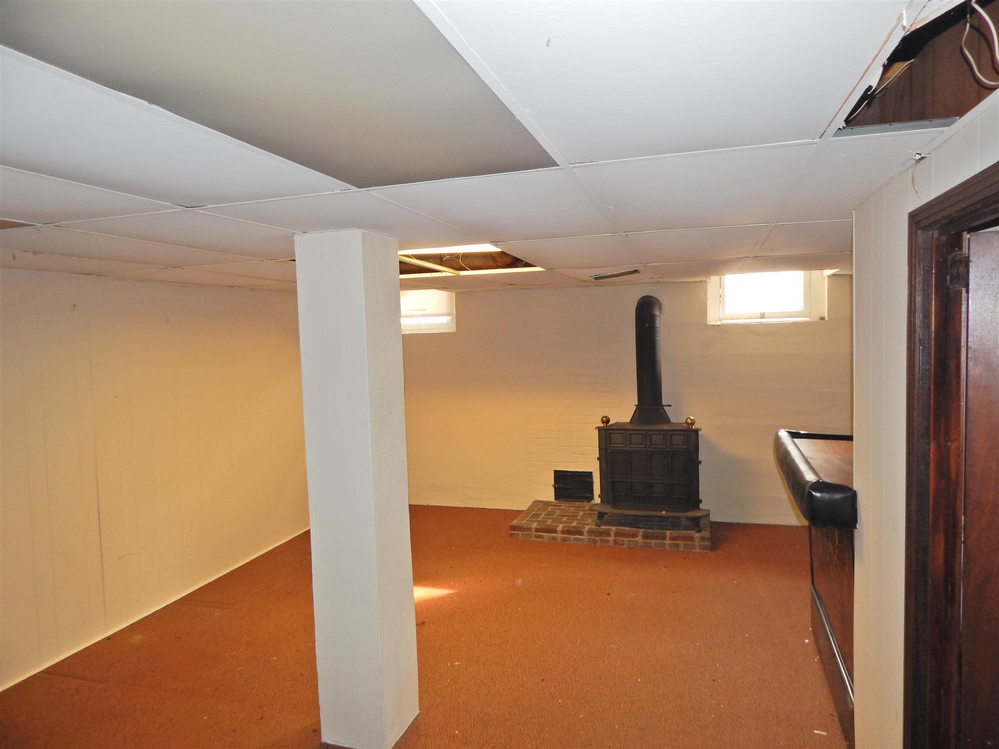 1300 Riverside Drive Old Hickory, TN 37138 - Photo 17 of 24 a room with a door