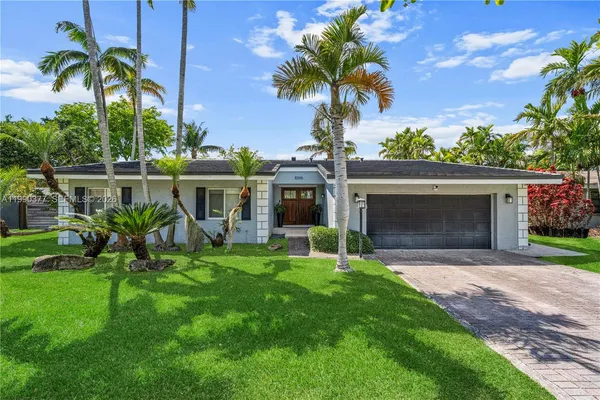 $899,900 | 10310 Southwest 128th Avenue, Miami, FL 33186