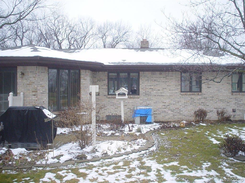 12946 Maxwell Road Carleton, MI 48117 - Photo 3 of 19 DSC00065 Back.JPG