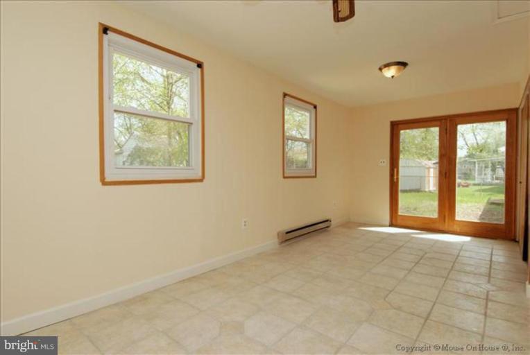 6211 Apache Street Springfield, VA 22150 - Photo 8 of 22 Family Room