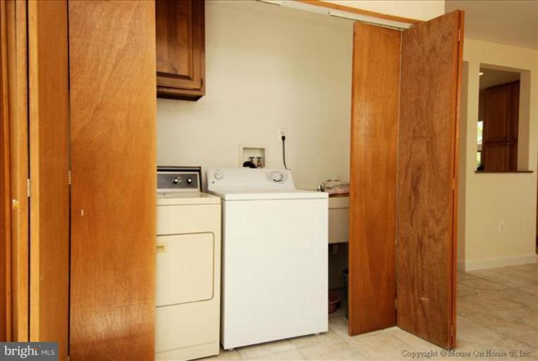 6211 Apache Street Springfield, VA 22150 - Photo 9 of 22 Laundry Area 1