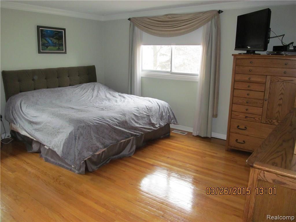 25601 Branchaster Road Farmington Hills, MI 48336 - Photo 15 of 23