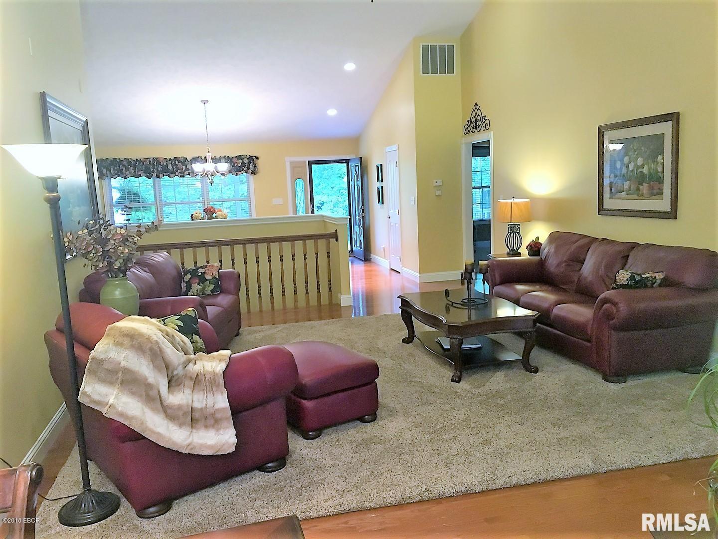 4963 Andrew Road Marion, IL 62959 - Photo 4 of 50 Gallery Image 4