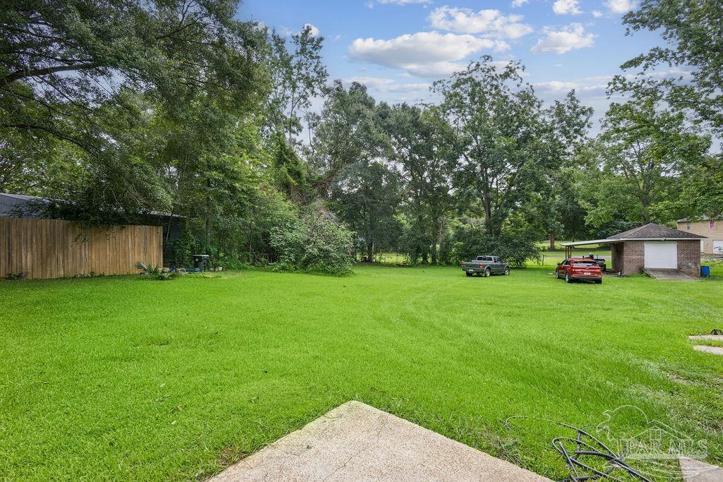 148 San Carlos Road Cantonment, FL 32533 - Photo 8 of 41
