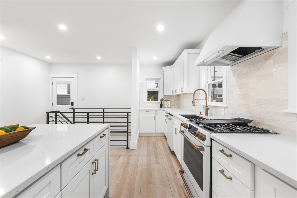 22 Prescott Street, Unit 1 Salem, MA 01970 - Photo 14 of 38