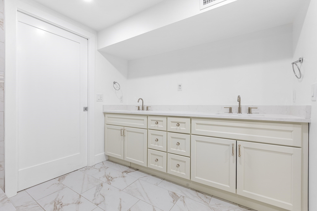 22 Prescott Street, Unit 1 Salem, MA 01970 - Photo 29 of 38