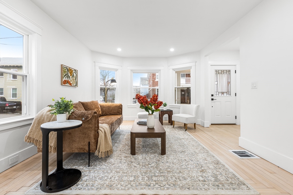 22 Prescott Street, Unit 1 Salem, MA 01970 - Photo 5 of 38