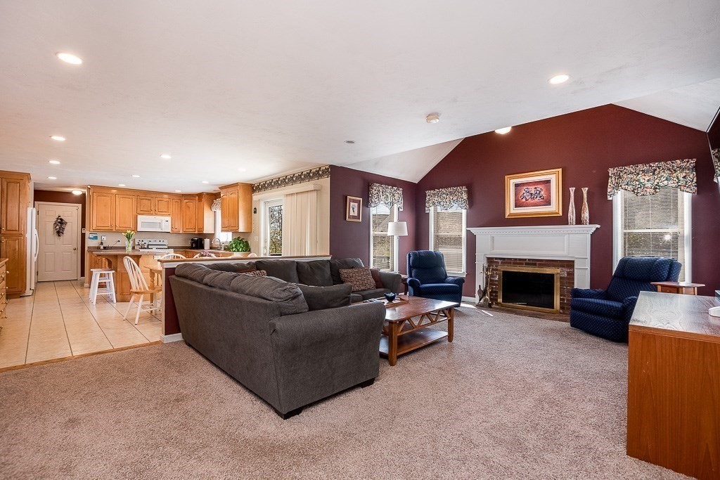 114 Saunders Road Norwood, MA 02062 - Photo 6 of 40 Gallery Image 6